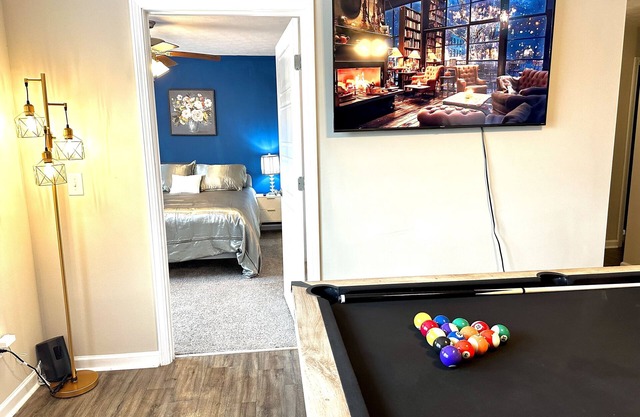 Luxurious 2B2B near Fort Moore!
