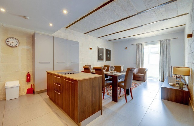 Luxurious 2BR Apartment in Valletta