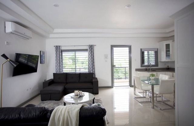 Luxurious Apt w/Amazing Mountain View