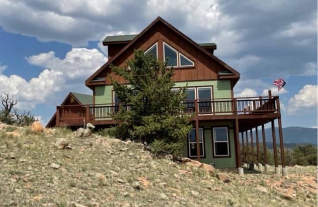 Luxurious Cabin Along the Tarryall Creek