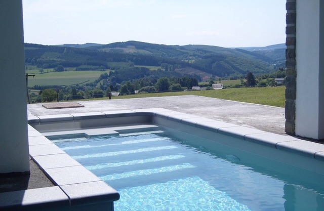 Luxurious cottage for 20 people with swimming pool, sauna