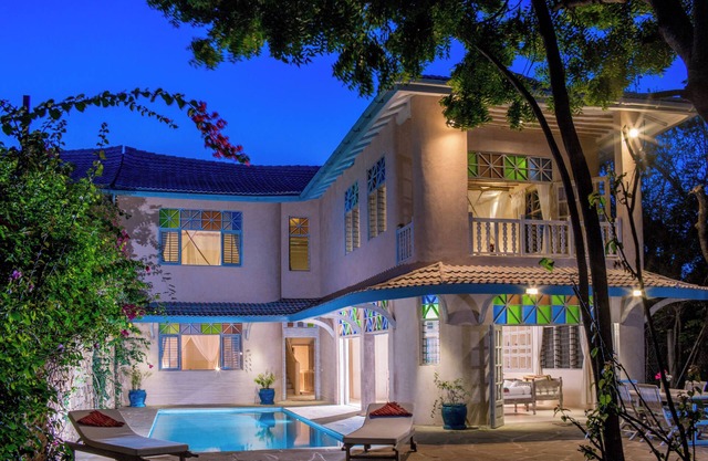 Luxurious Diani Beach Villa with 4 Bedrooms & Private Pool, Family-Friendly