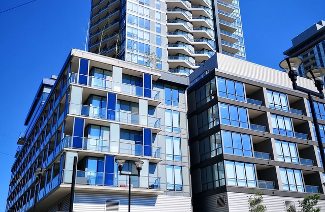 Luxurious Downtown Cozy 2 Bedrooms 2 Bathrooms Apartment