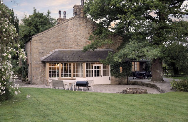 Luxurious Grade II listed Country Farmhouse sleeping up to 12 guests