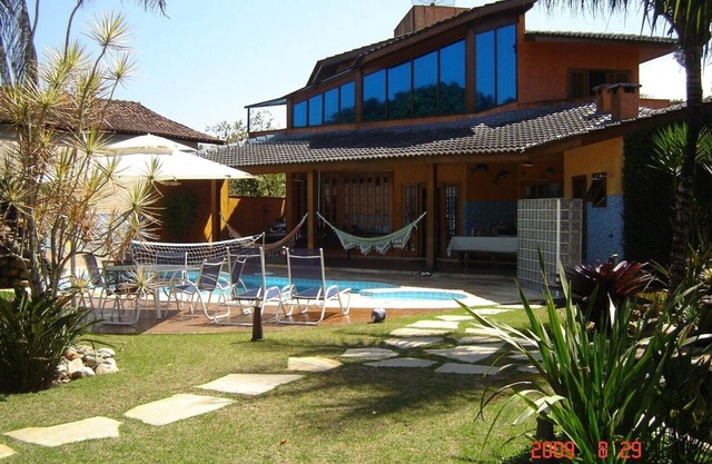Luxurious House, Closed Cond Costa do Sol Pool, 1 Block from Guaratuba Beach