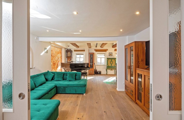 Luxurious Limestone Mansion - 320 sqm - 7 Rooms