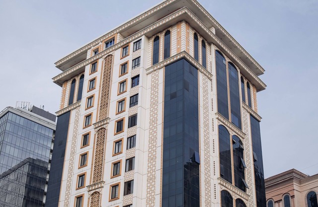 Luxurious & Spacious City-Centre Retreat with Breathtaking Views