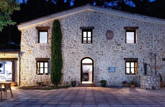 Luxurious stay in the countryside surrounded by wine fields near Barcelona.