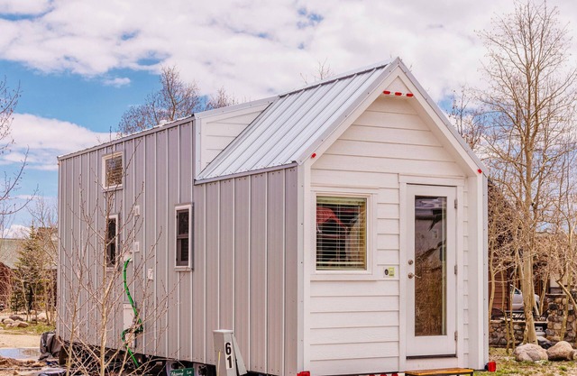 ☆ Luxurious Tiny House ☆ Rocky Mountain Getaway