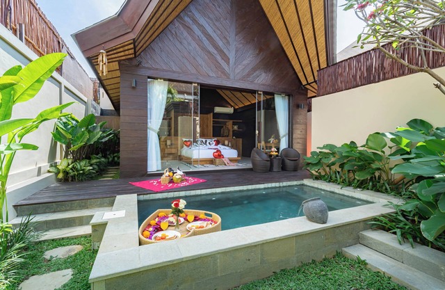 Luxurious Traditional 1 BR Villa in Kuta
