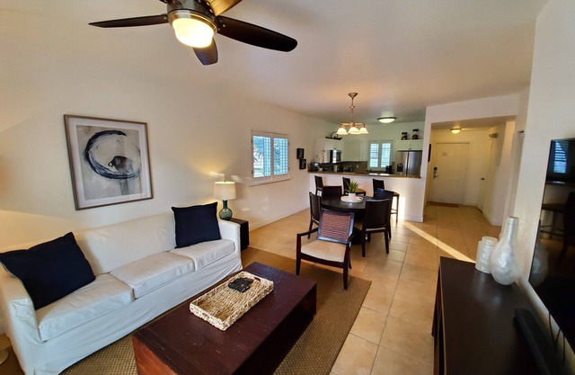 "Luxurious Villa" 2 Bedroom/2 Bath