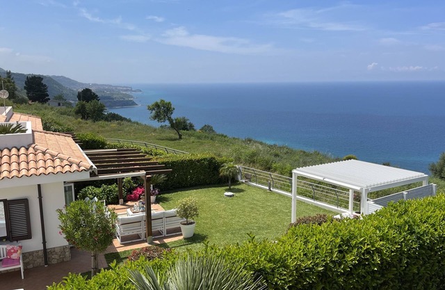 Luxurious villa "Casa La Perla" in Tropea area