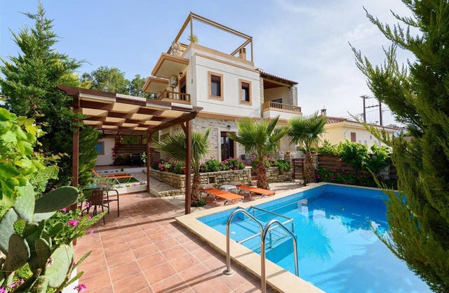 Luxurious villa Cleopatra