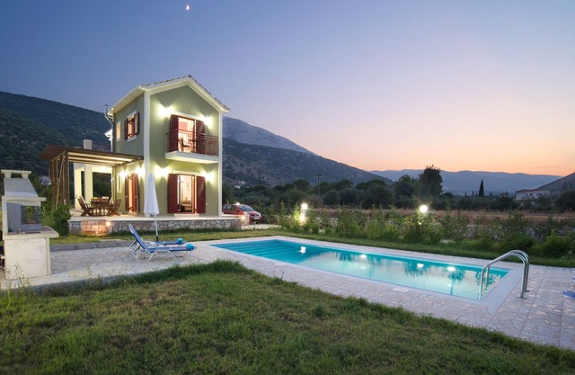 Luxurious Villa In Agia Efimia, Private Pool, No car rental necessary, Quiet