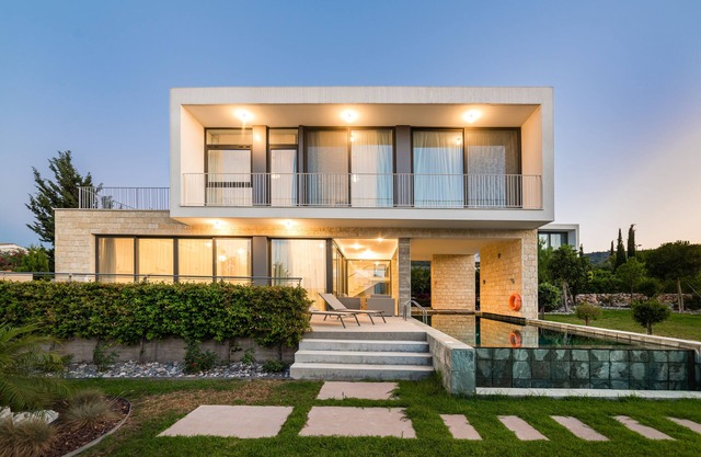 Luxurious villa with private access to the beach. Perfect for a family holiday!