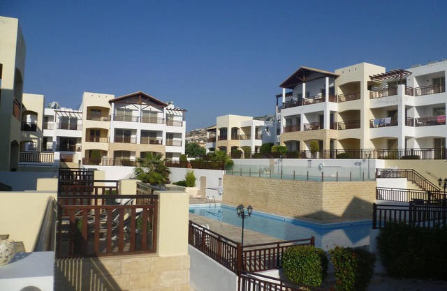 Luxury 1 bedroom apartment with Large private balcony, free Wi-Fi & 2 pool