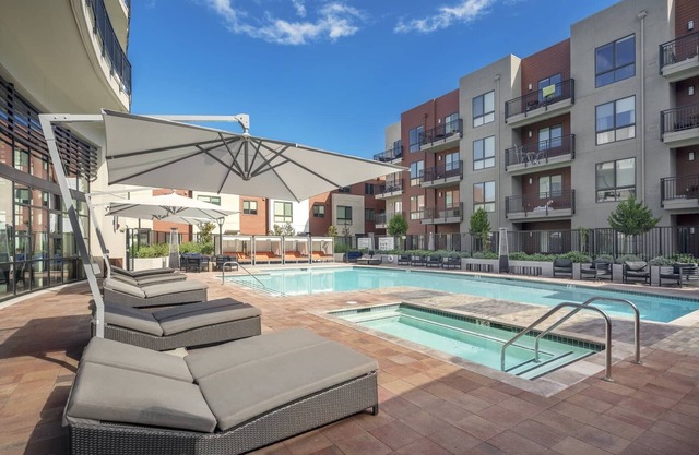 Luxury 1-bedroom apartment in San Jose Downtown with Great View, Gym, Pool, WiFi