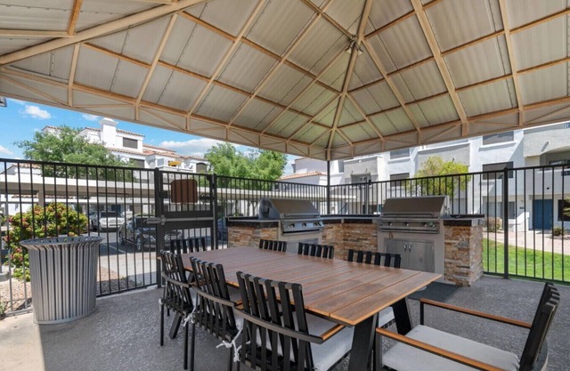 Luxury 1B1B Tempe Free Parking Arcade and Pool Access
