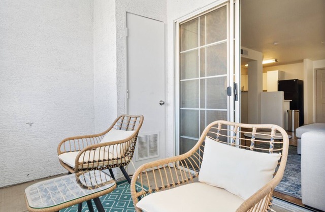Luxury 1B1B Tempe Free Parking, Arcade and Pool Access