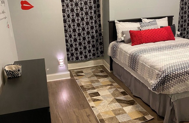 Luxury 2 bdr 3rd floor apartment