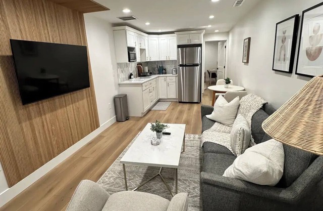 Luxury 2 Bed 1 Bath in Herndonnn