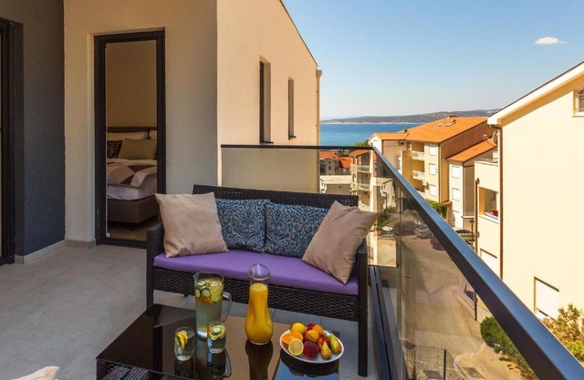 Luxury 2 bedroom apartment with sea view