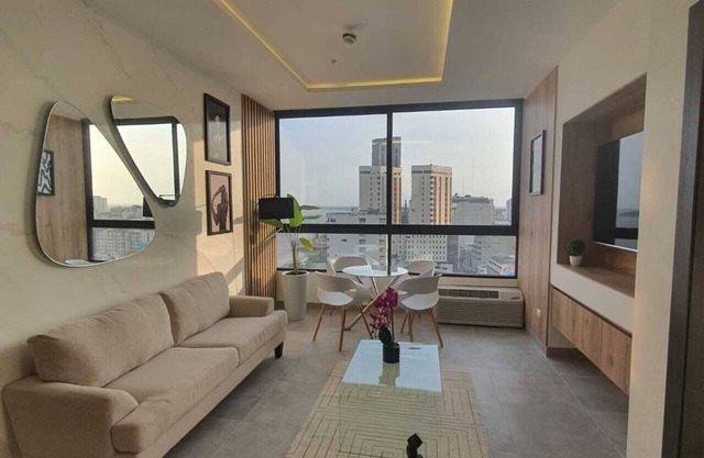 Luxury 2-Bedroom Suite in Guayaquil's Historic Financial District & Malecon 2000