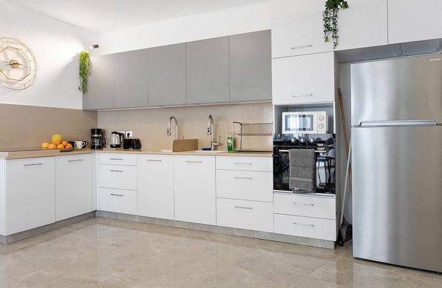 Luxury 2 BR Apt in Machane Yehuda Jerusalem-31