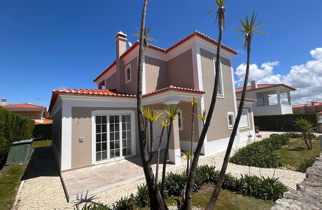 Luxury 3 Bedroom Villa - Praia Del Rey With Large Private Heated Pool Near Beach