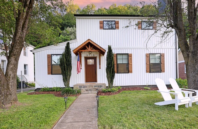 Luxury 3BR Getaway Steps From the River access