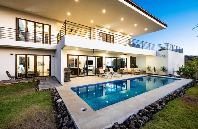 Luxury 3BR Home -Walk to Hermosa Beach
