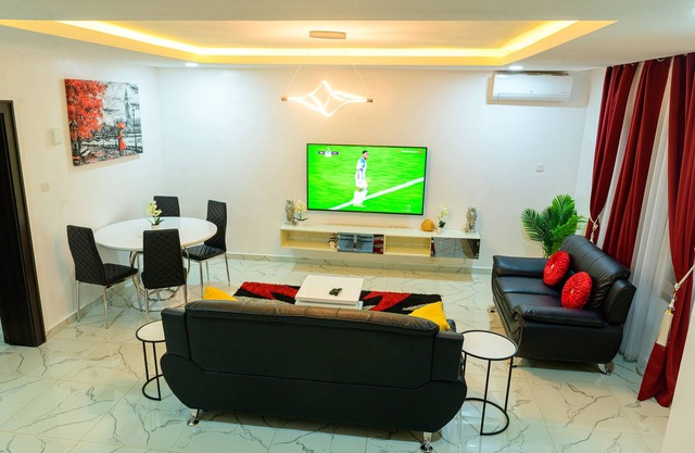 Luxury 4 Bedrooms Apartment-24Hrs Elect/WIFI/Security