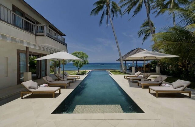 Luxury 4BR Waterfront Villa - Candidasa! 6Min Drive To The Beach! W/Swim Pool!