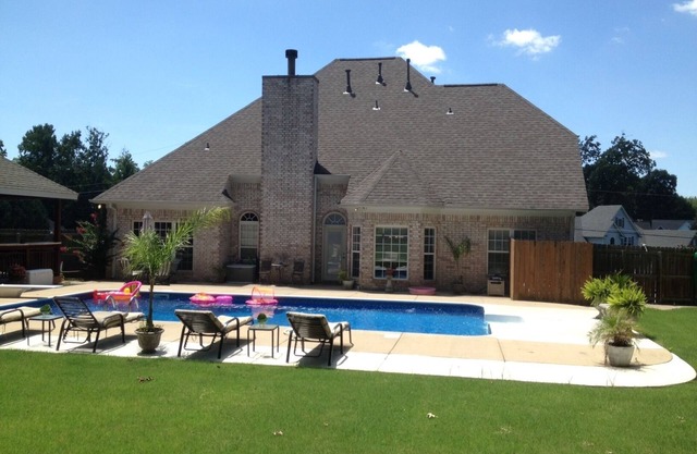 Luxury 5BR Poolhouse Retreat Executive Haven Near xAI Colossus/Memphis