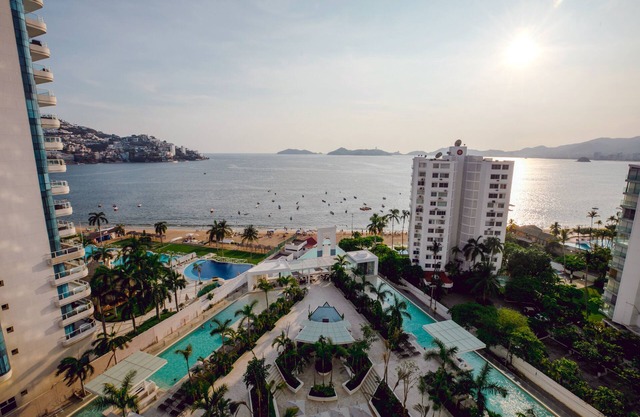 Luxury apartment in front of Acapulco Beach