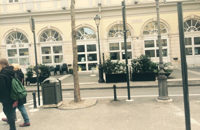 Luxury apartment in a pedestrian area. Cinema theaters and a corner of history.
