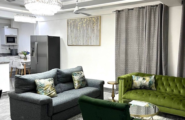 Luxury Apartment with Pool, McCarthy hill