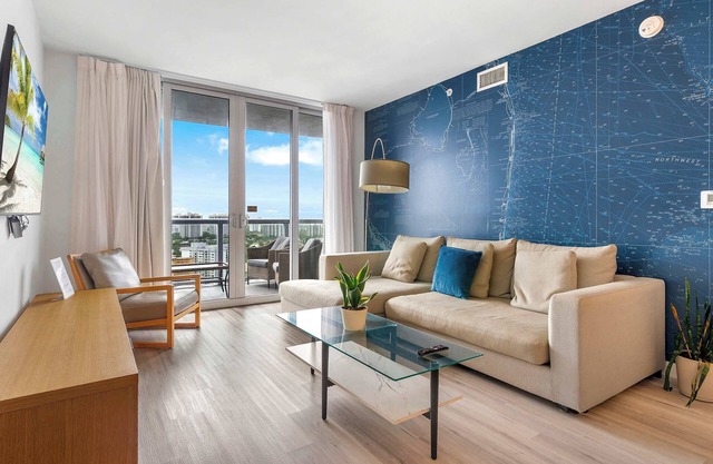 Luxury Apt Near Beach with Pool and Gym Access