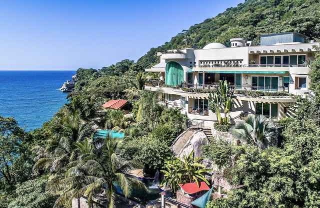 Beach Frontage Villa Rent 