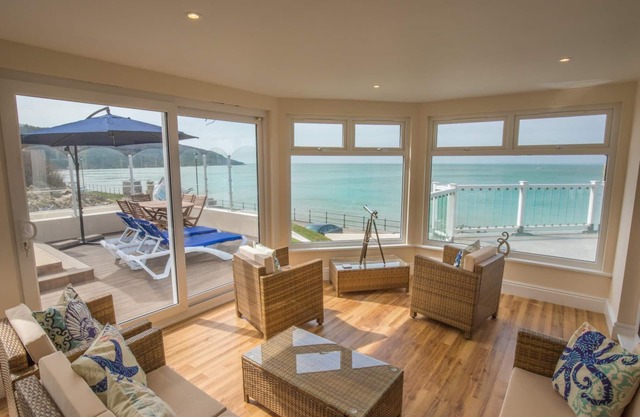 Luxury Beachside Apartment