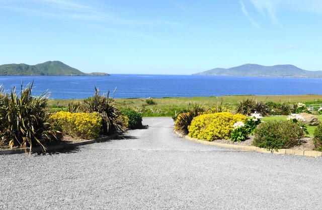 Luxury Bungalow Waterville Kerry near Sea, Beach and Mountain views