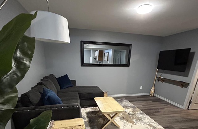 Luxury, Calm and Comfortable Suite in peaceful area.
