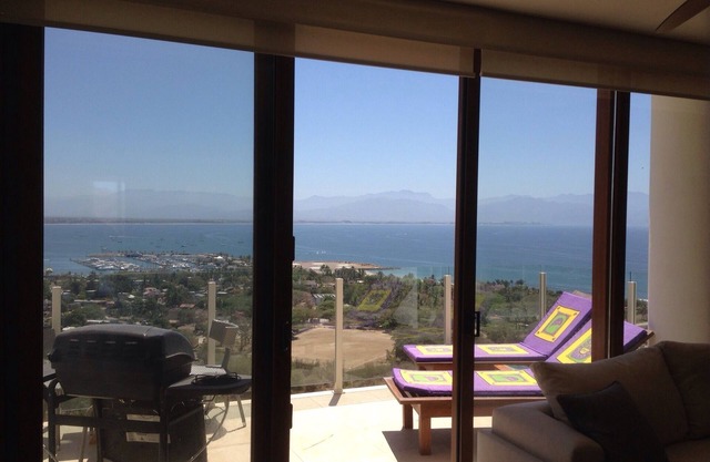 Luxury Condo/Top 9th Floor view Private Beach Club