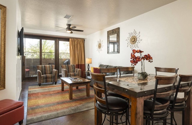Luxury Condo in Downtown Moab | Private Hot Tub | Bike Storage | Pet Friendly