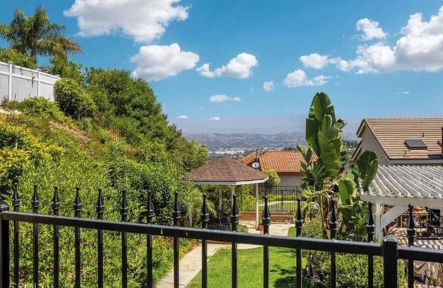 Luxury Custom Design House with View Los Angeles, close to Orange County, Disney