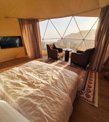 luxury dome resort