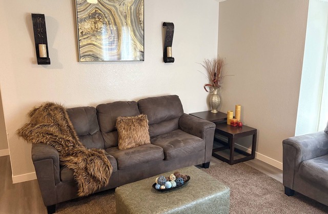 Luxury Escape Located 15 Minutes from AT&T Stadium two-minute from Parks Mall.