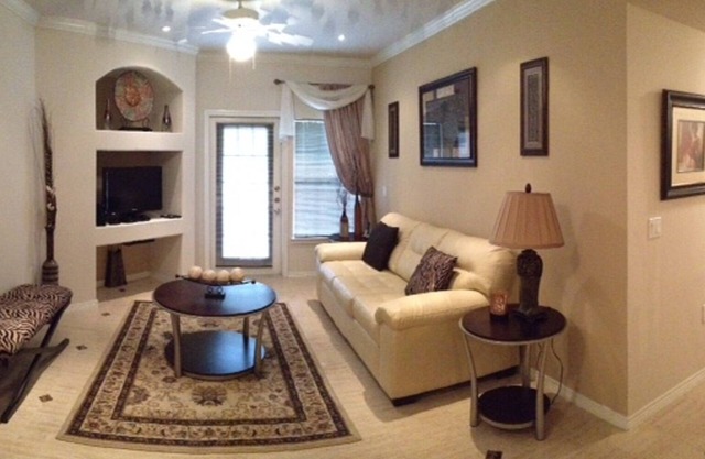 Luxury Executive Condo Exceptional Location !