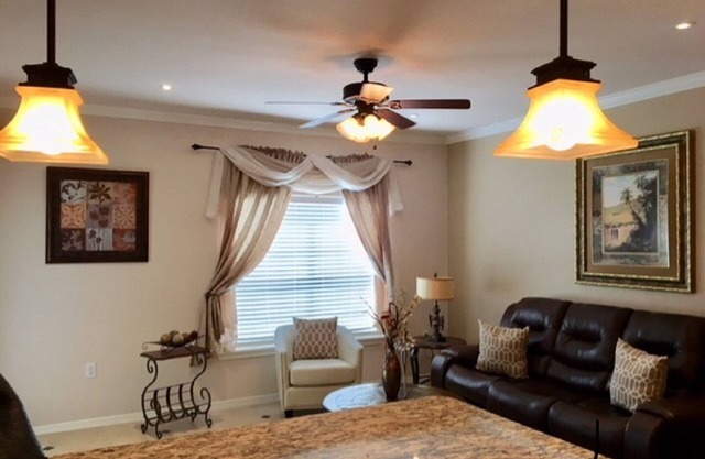 Luxury Executive Condo !