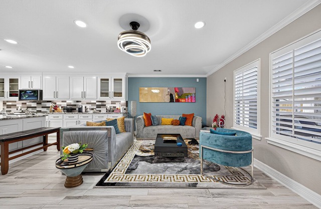 Luxury Family Stay Private Patio WiFi Workspace